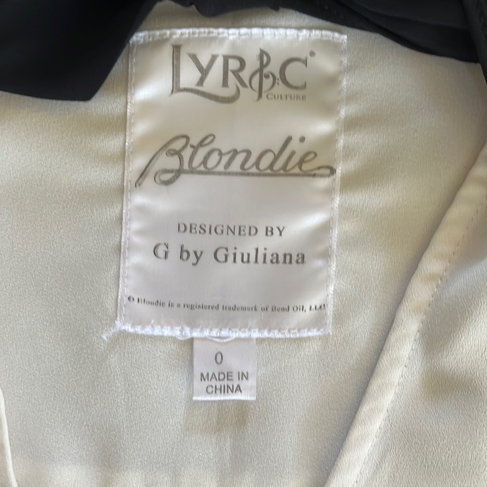 G by Giuliana -🎵BLONDIE LYRIC 🎼White Sheer Blouse w/Bow/Scarf/Tie - Picture 9 of 13